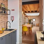 Brito Capelo 183 Гостевой дом *
