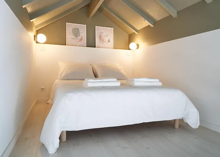 Brito Capelo 183 Guest house